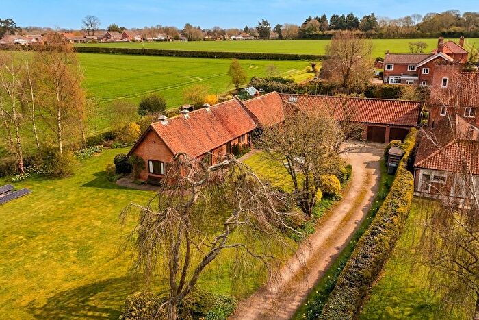 5 Bedroom Barn Conversion For Sale In Park Lane, Blofield, Norwich, NR13