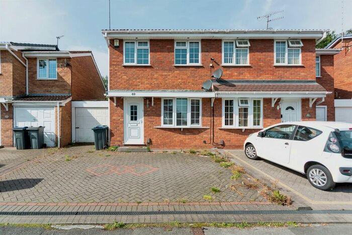 2 Bedroom House To Rent In Raddlebarn Farm Drive, Birmingham, B29