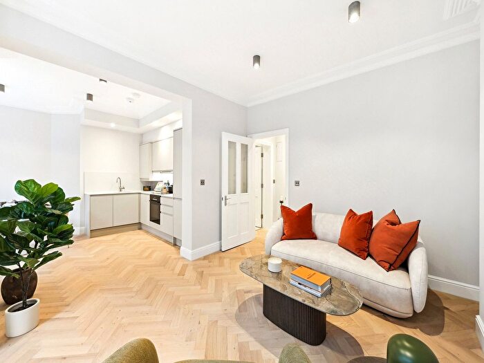1 Bedroom Flat To Rent In Hamlet Gardens, King Street, W6