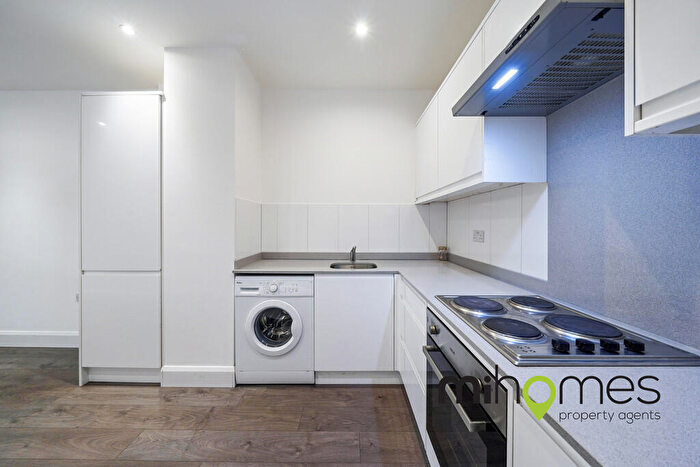 2 Bedroom Apartment To Rent In Key Point, Potters Bar, EN6