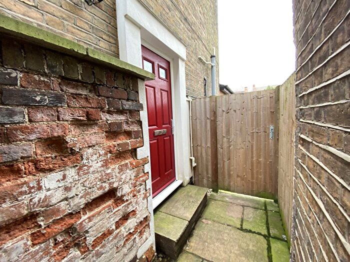 1 Bedroom Maisonette To Rent In Moulsham Street, CM2