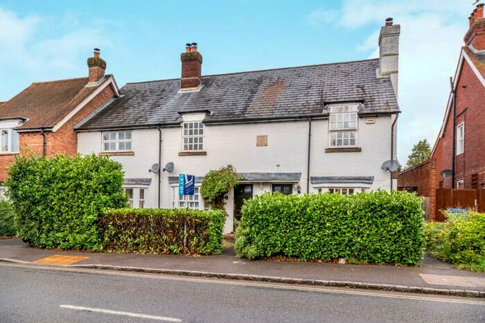 2 Bedroom Terraced House To Rent In The Maltings, Billingshurst, RH14