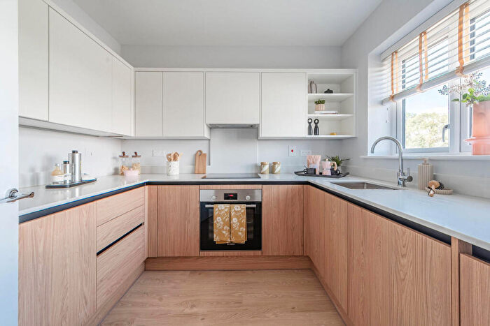 3 Bedroom House For Sale In Eastbrook Village, Milton Keynes, MK16