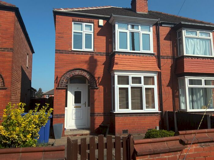 3 Bedroom Semi-Detached House To Rent In Wentworth Road, Doncaster, DN2