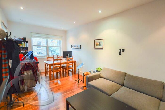 2 Bedroom Apartment To Rent In Finsbury Park Road, Finsbury Park, N4