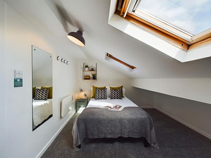 7 Bedroom Terraced House To Rent In , Kippax Street, Manchester, M14