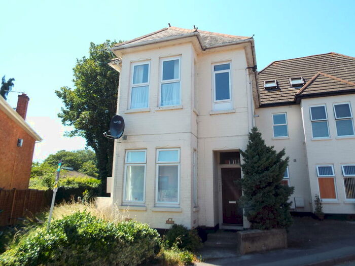 1 Bedroom Apartment To Rent In West Road, Woolston, SO19