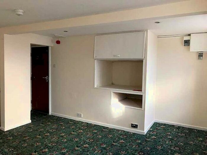 1 Bedroom Flat To Rent In Flat, Bridge Street, Caernarfon, LL55