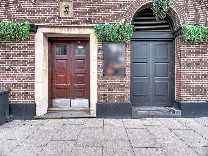 2 Bedroom Flat For Sale In Foregate Street, Worcester, WR1