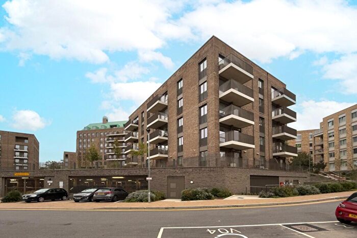2 Bedroom Apartment To Rent In Medawar Drive, London, NW7