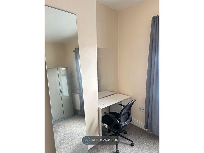 3 Bedroom Semi Detached House To Rent In Ludlow Road, Coventry, CV5