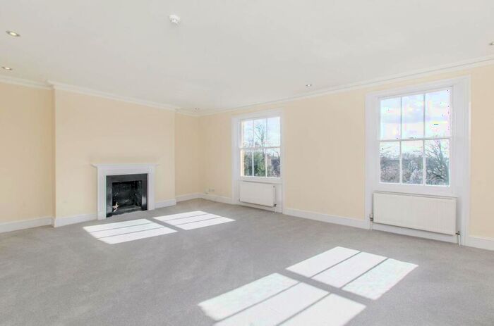 3 Bedroom Maisonette To Rent In King Henrys Road, Primrose Hill, London, NW3