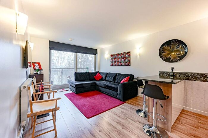 2 Bedroom Flat For Sale In Newton Lodge, North Greenwich, London, SE10