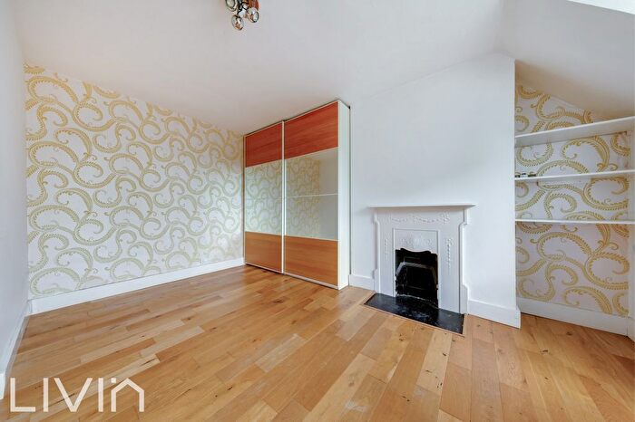 2 Bedroom Flat To Rent In Beech House Road, CR0