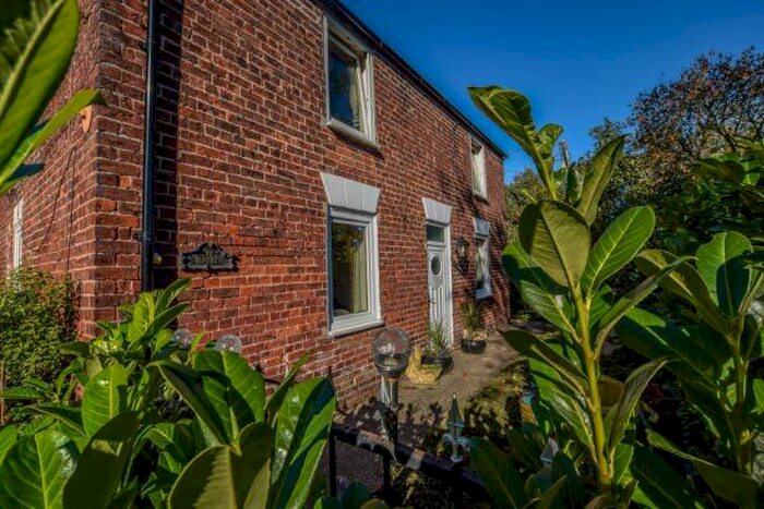 4 Bedroom Detached House For Sale In Willoughby Road, Alford, LN13