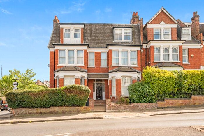 3 Bedroom Flat For Sale In Alexandra Park Road, London, N10