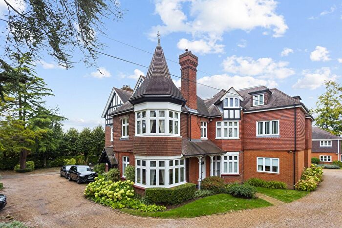 2 Bedroom Flat For Sale In College Road, Epsom, KT17