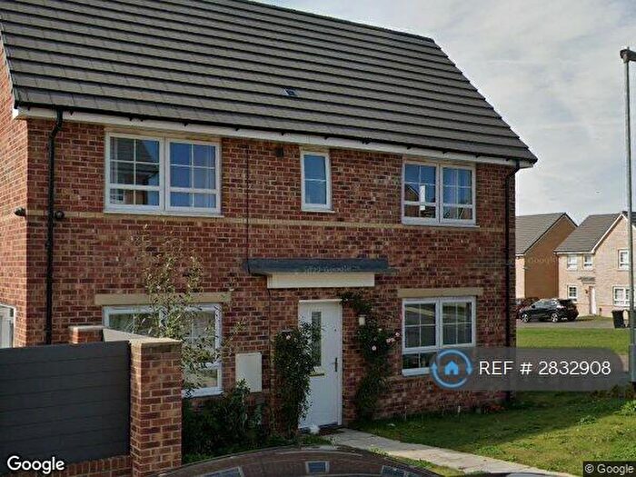 3 Bedroom Detached House To Rent In Perry Square, Leeds, LS27