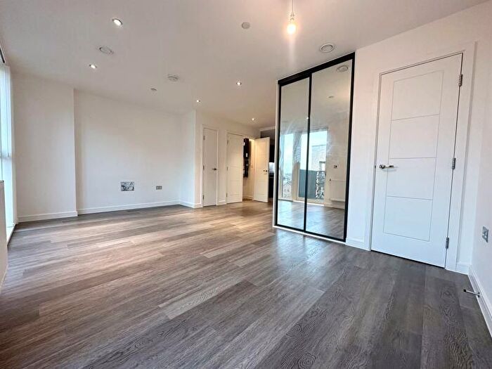Studio To Rent In Rally Building, South Grove, Walthamstow, E17