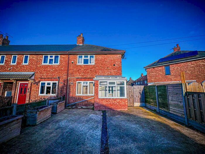 2 Bedroom End Of Terrace House To Rent In Moorland Crescent, Lincoln, LN6