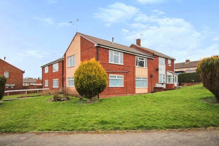 2 Bedroom Flat To Rent In Viewfield Crescent, Dudley, DY3