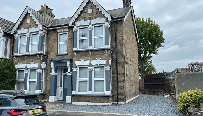 5 Bedroom Semi-Detached House To Rent In Vernon Road, Leytonstone, E11
