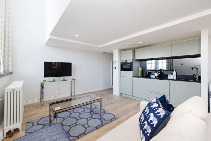 1 Bedroom Flat To Rent In Flat, Mcdonald Road, Broughton, Edinburgh, EH7