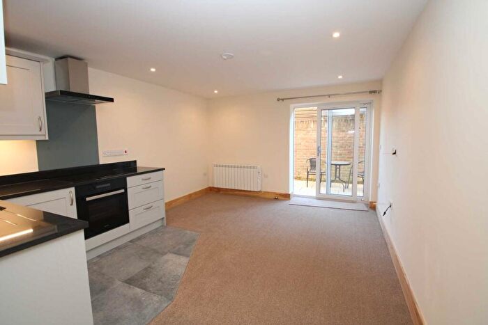 1 Bedroom Apartment To Rent In Unique Luxury Studio Apartment Set In Heart Of Hemel Old Town!, HP1