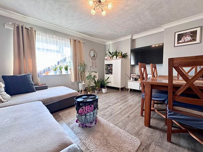 3 Bedroom Flat For Sale In Parry Road, Southampton, SO19