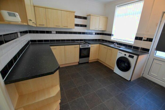 2 Bedroom Property To Rent In Hartley Street, Pontefract, WF7