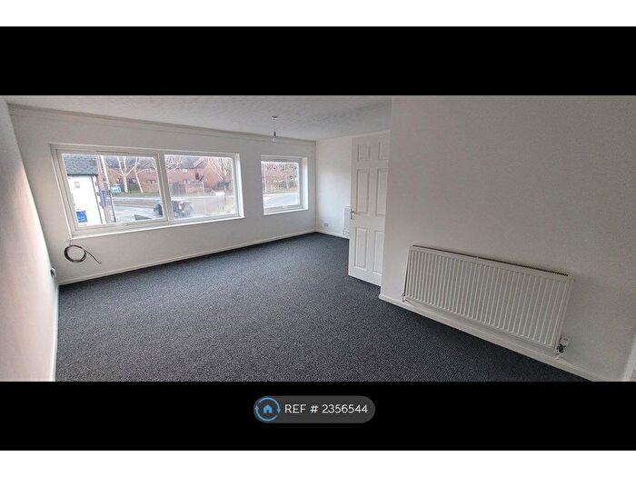 3 Bedroom Maisonette To Rent In Hagley Road, Halesowen, B63