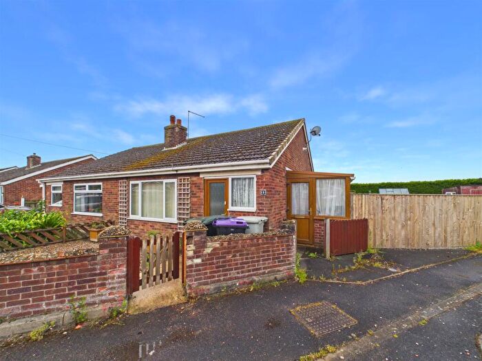 2 Bedroom Semi-Detached Bungalow For Sale In Chalfont Avenue, Mablethorpe, LN12