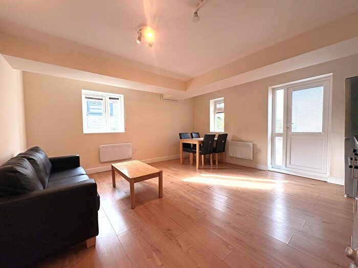 1 Bedroom Flat To Rent In Crofts Street, Roath, Cardiff, CF24