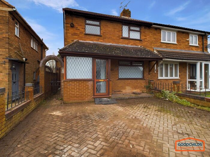 3 Bedroom Semi-Detached House To Rent In Hawthorn Road, Shelfield, WS4