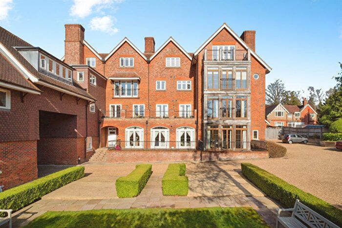 2 Bedroom Flat For Sale In Kingswood Road, Tunbridge Wells, TN2