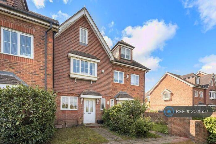 3 Bedroom Terraced House To Rent In Cameron Road, Chesham, HP5