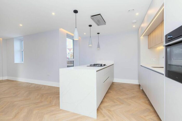 2 Bedroom Flat To Rent In Aon House, Draycott Avenue, Kenton, HA3