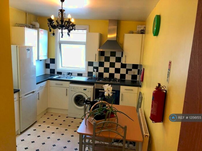 1 Bedroom Flat To Rent In High Road, Ilford, IG1