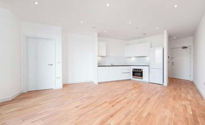 1 Bedroom Flat To Rent In Kingsland Road, London, E8