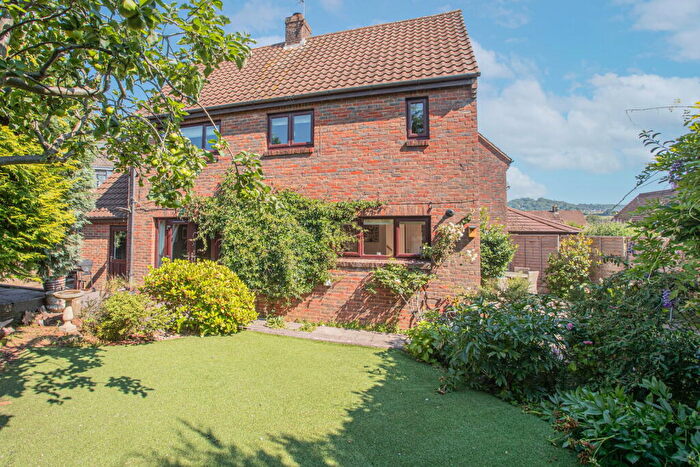 3 Bedroom Semi-Detached House For Sale In Russet Court, Kingswood, GL12