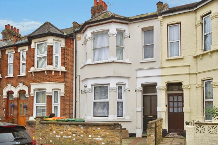 1 Bedroom Flat For Sale In Sibley Grove, East Ham, London, E12