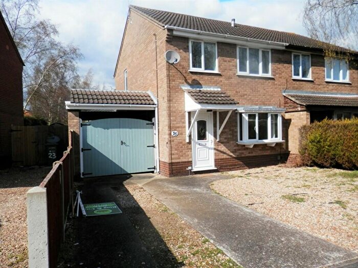 3 Bedroom Semi-Detached House To Rent In Kelstern Road, Doddington Park, Lincoln, LN6