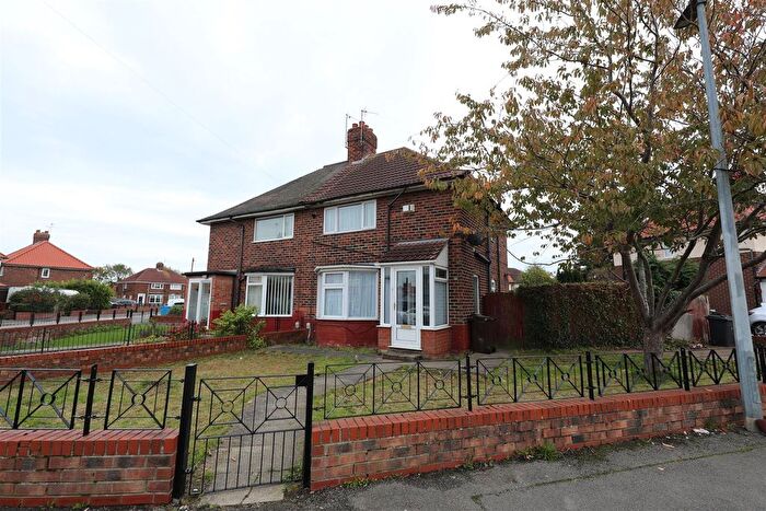 3 Bedroom Semi Detached House For Sale In Th Avenue, Hull, HU6