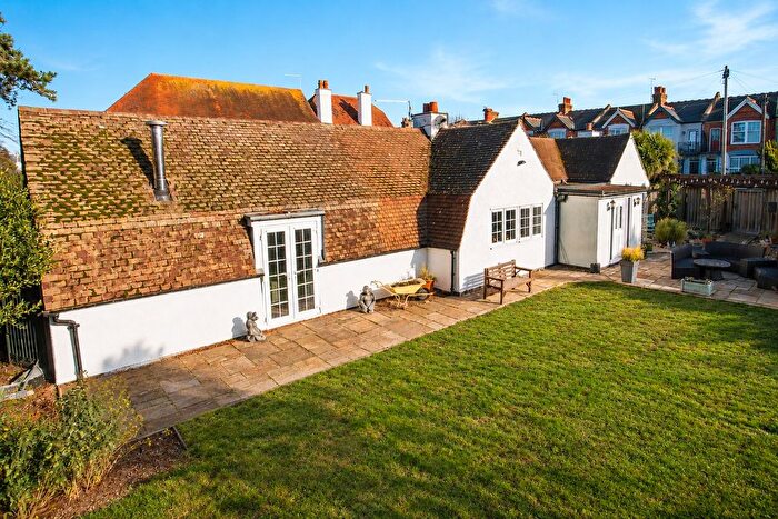 4 Bedroom Bungalow For Sale In Douglas Road, Herne Bay, Kent, CT6