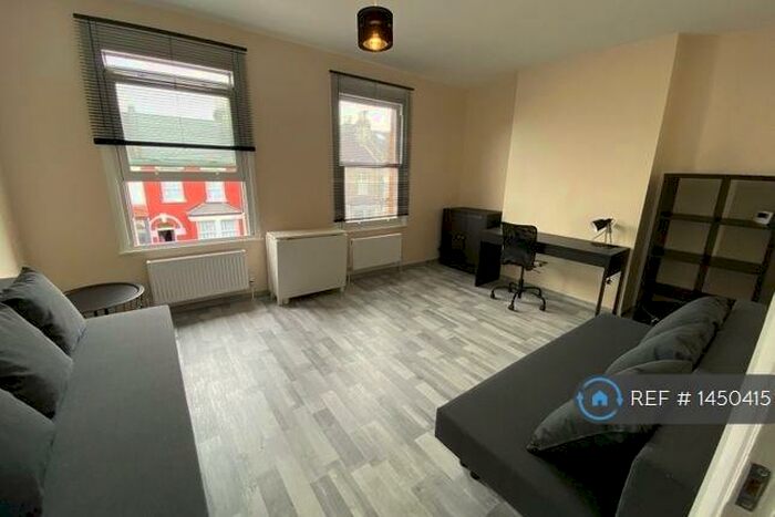1 Bedroom Flat To Rent In Wood Green, London, N22