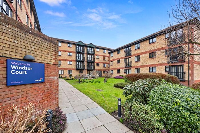 2 Bedroom Retirement Property For Sale In Tongdean Lane, Withdean, BN1