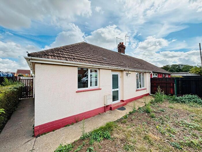 2 Bedroom Semi-Detached Bungalow For Sale In Newark Road, Peterborough, PE1
