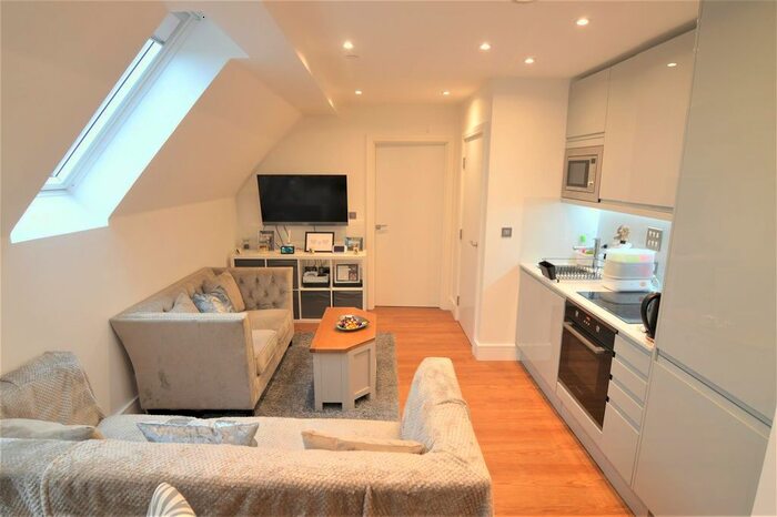 1 Bedroom Flat To Rent In London Road, Romford, RM7