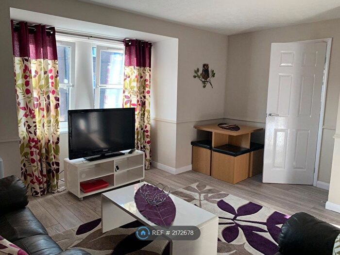 2 Bedroom Flat To Rent In Nelson Court, Aberdeen, AB24