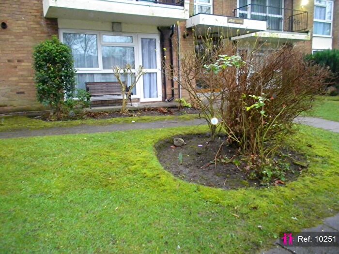 2 Bedroom Apartment To Rent In Bury Old Road, Salford, M7